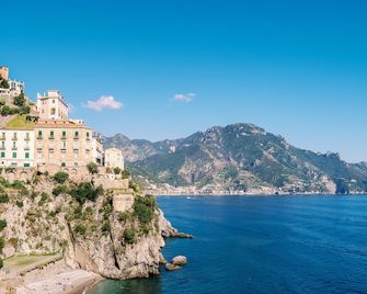 Charming House - Amalfi - Outdoors view