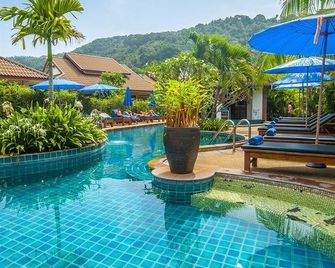 Blu Pine Villa & Pool Access - קארון - בריכה