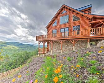 Hilltop Campton Retreat w/ Incredible Views! - Campton - Building