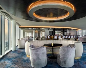 Hilton Garden Inn London Heathrow Terminals 2 and 3 - Hillingdon - Bar