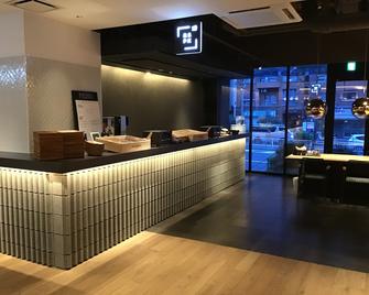 Bespoke Hotel Shinjuku - Tokyo - Front desk