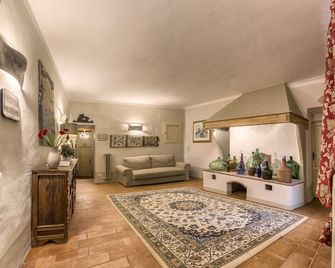 أجريتوريزمو إل سيجريتو دي بيترافيتا - سان جيميجنانو - غرفة معيشة