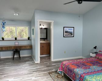 Sun, Space, Sea! Super Clean 2 Br/2ba Town Home In Cape Canaveral. Monthly Only. - Cabo Cañaveral - Habitación