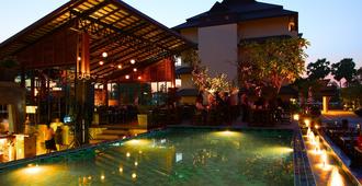 Narakul Resort Hotel - Khon Kaen - Piscina
