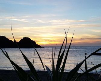 House Hotel Amami Minpaku Mura & Sauna - Amami - Strand