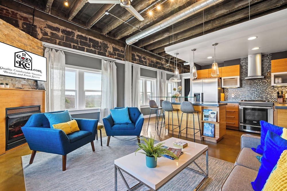 Gorgeous Penthouse Overlooking Nelson Atkins Museum! - קנזס סיטי - סלון