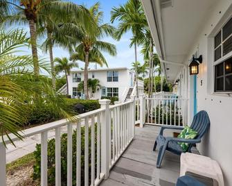 Seahorse Beach Bungalows - Fort Pierce - Balcony