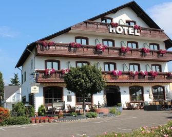 Alembra - Hotel zur Moselbrücke - Schweich - Edificio