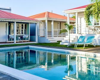 Talk of the Town - Oranjestad - Building