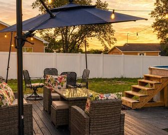 Charming Home with Pool - Spring Hill - Patio