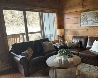 Roaring Fork Retreat by Olde Gatlinburg Rentals - Gatlinburg - Sala de estar