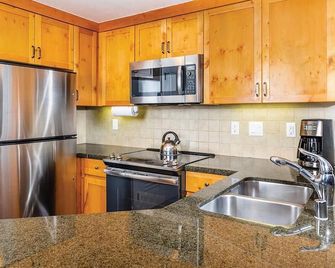 Charming 2-bedroom resort with AC, fitness room in pleasant South Lake Tahoe - South Lake Tahoe - Cocina