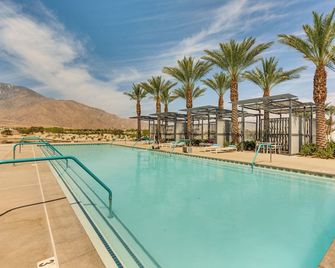 Luxe Oasis: Modern Mtn-View Gem in Palm Springs! - Palm Springs - Pool