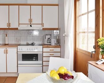 0-Bedroom Holiday Home In Borrby - Borrby - Küche