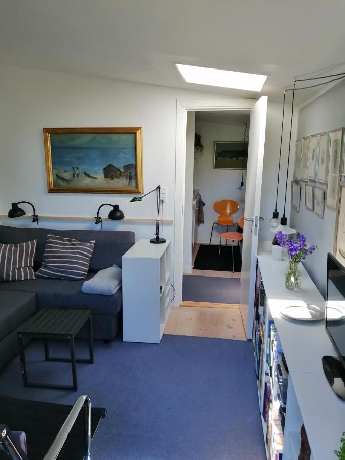 Minihus til havn, strand, vand og by i Gilleleje – Gilleleje