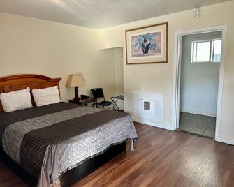 Lone Pine Motel - Garberville