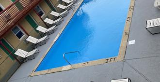 離岸汽車旅館 - 夕塞德高地 - 海邊高地 - 游泳池