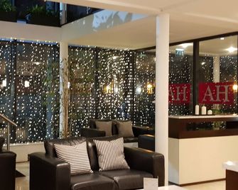 Ashbourne House Hotel - Ashbourne - Lounge