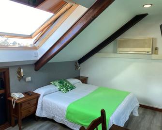 Hotel Playa Samil Vigo - Vigo - Bedroom