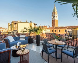 Palazzo Rota Luxury Apartments - Venecia - Balcón
