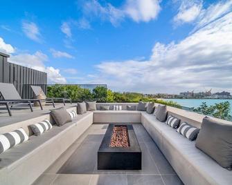 Allure 503 apts - Bridgetown - Balcony