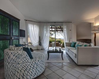 L'Ea Bianca Luxury Resort - Arzachena - Oturma odası