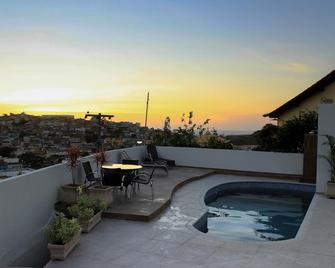 بوزادا زركسيس - اررايال دو كابو - حوض السباحة