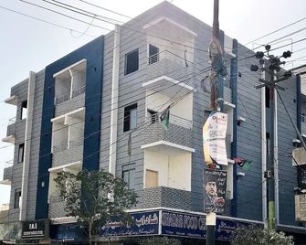 Hotel Second Home Karachi - Karachi - Building