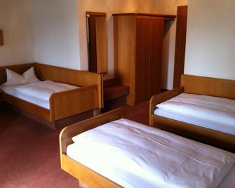 Hotel Bacchusstube Garni - Goldbach - Bedroom