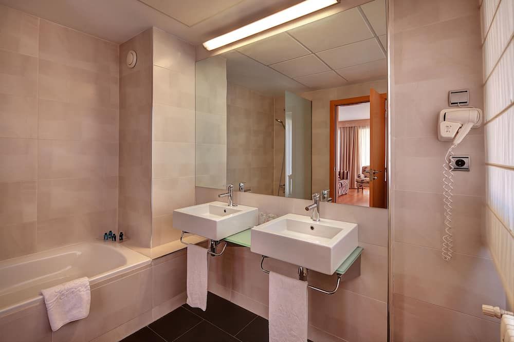 U Hotel Villa-Gomá thumbnail 3