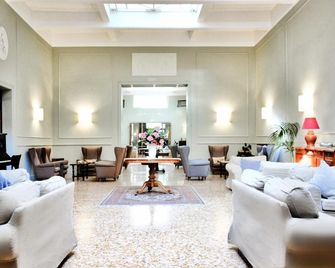 Hotel Touring Wellness & Beauty - Fiuggi - Salónek