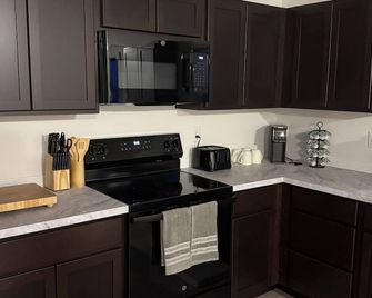 Modern 3br Home • Brand New Build • Pet-Friendly • Near Amazon & Columbia River - Umatilla - Keuken
