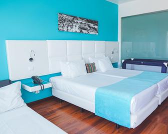 Aquashow Park Hotel - Quarteira - Bedroom