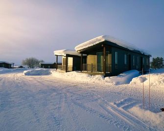 Terra Nova Cabins - West Yellowstone - Building