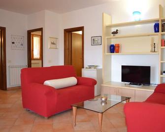 Sole d'Oro House with Panoramic Sea Plus Parking - Lacona - Sala de estar