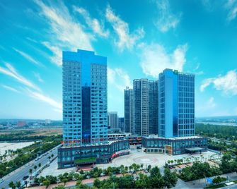 Holiday Inn Express Luoyang Yichuan By IHG - Luoyang - Edificio