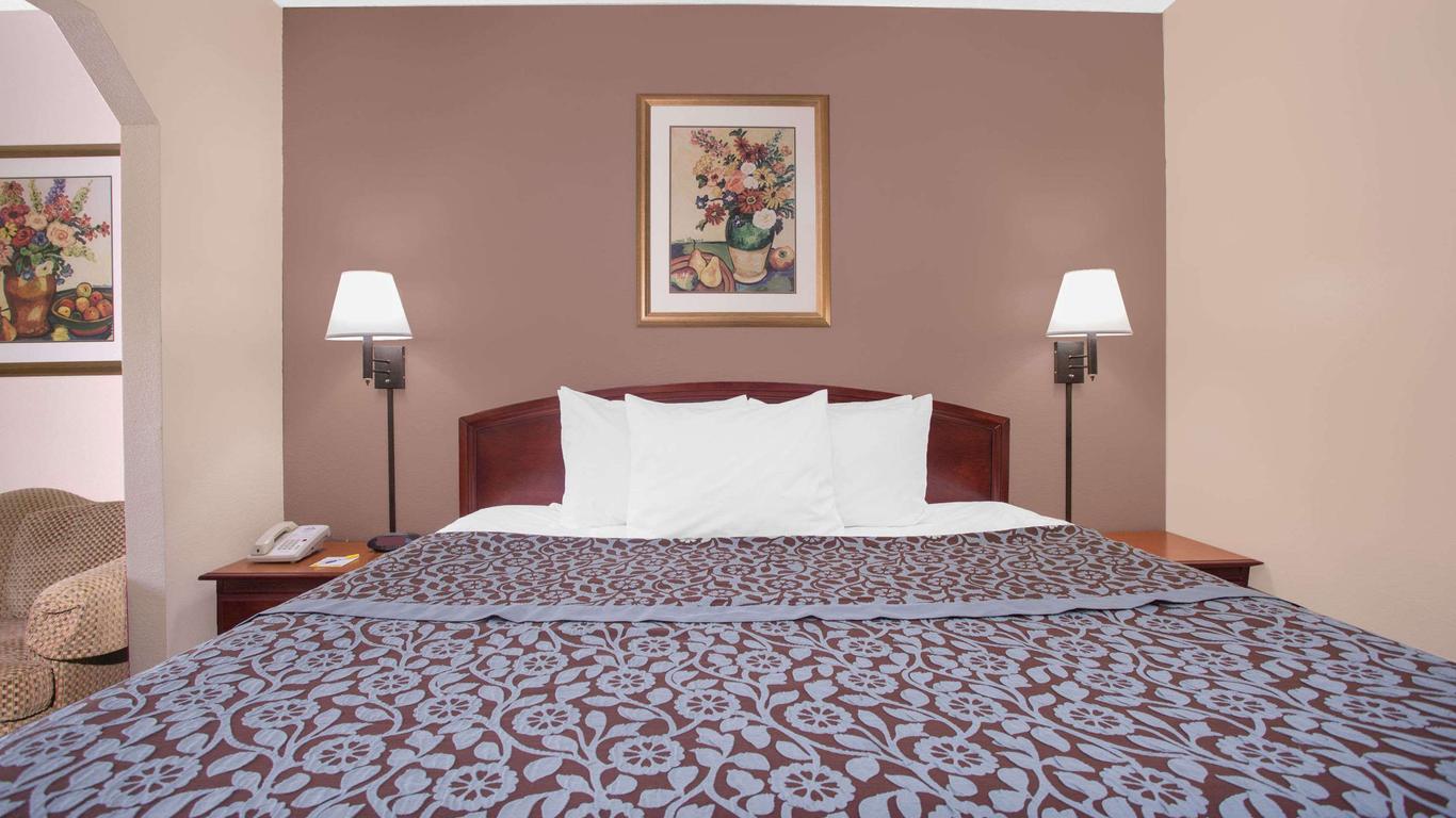 Days Inn by Wyndham Dublin GA