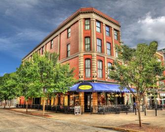 \'Market View\' 2Br, 2ba, Best view of the Market Square, Great Location - Knoxville - Building