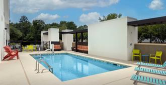 Home2 Suites by Hilton Charleston Airport Convention Center, SC - North Charleston - Alberca