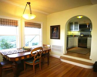 Charming Large Studio With Expansive View - San Francisco - Comedor