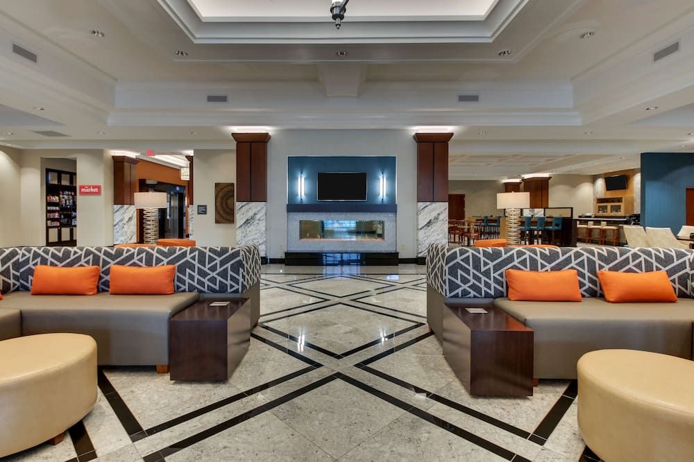 Drury Plaza Hotel Richmond - גלן אלן - לובי