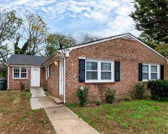 2 br-Cental Location, WiFi, Washer/dryer in unit, Dogs OK! - Norfolk - Bâtiment