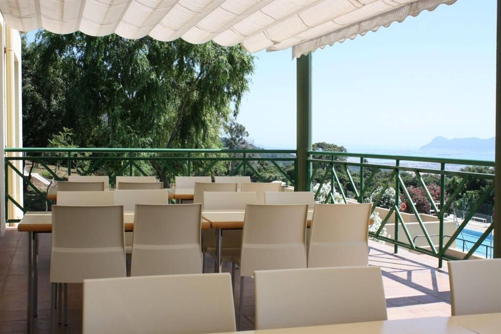 ألبيرجي إنترخوفين ألجيسيراس - تاريفا