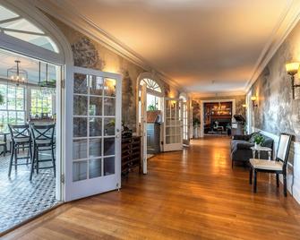 The White House Inn - Wilmington - Lobby