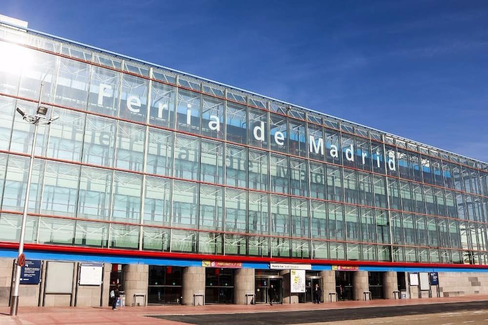 Hostal Emilio Barajas - מדריד - בניין