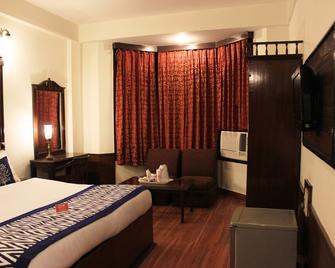 Oyo 969 Hotel Khanna Palace - Haridwar - Habitación
