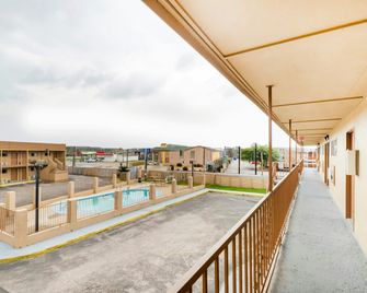 Oyo Hotel San Antonio Lackland AFB/Seaworld Hwy 90 W - San Antonio - Lobby