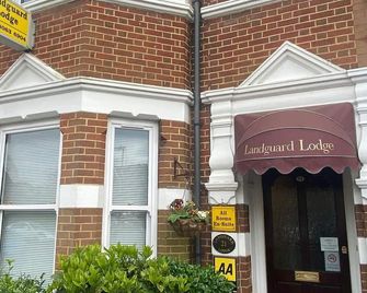 Landguard Lodge - Southampton - Edificio