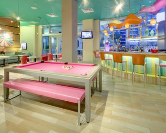 Hampton Inn & Suites Miami/Brickell-Downtown - Miami - Bar