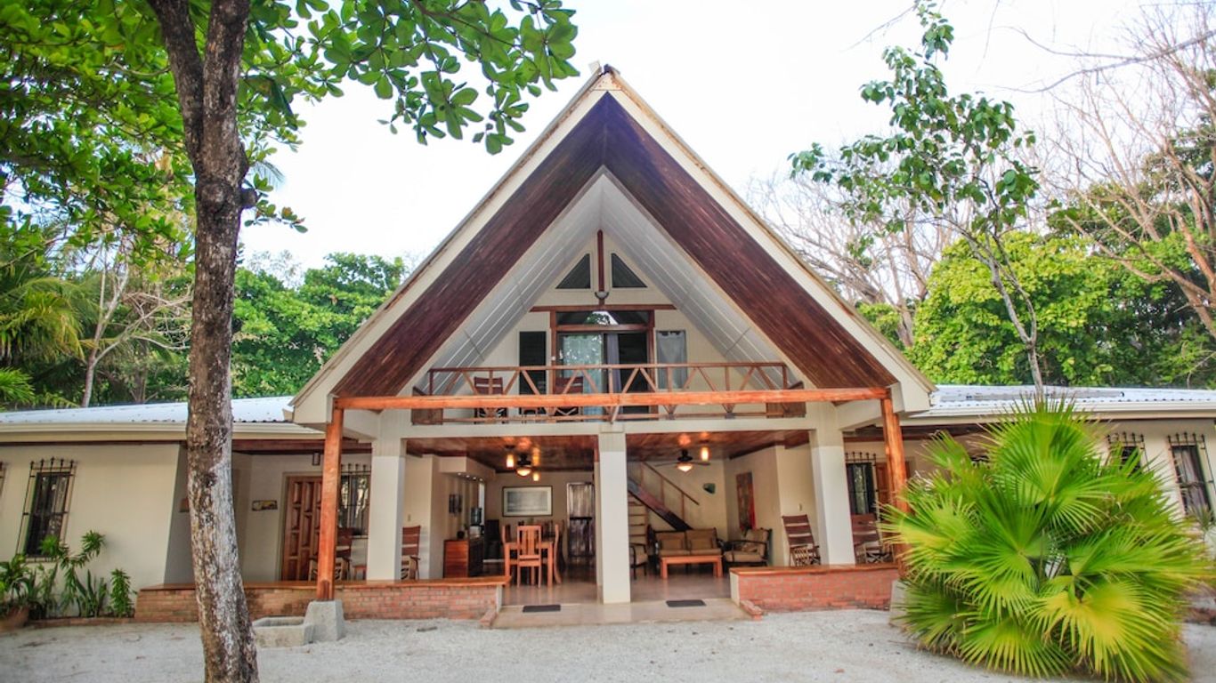 Casa Cecilia Beach Front